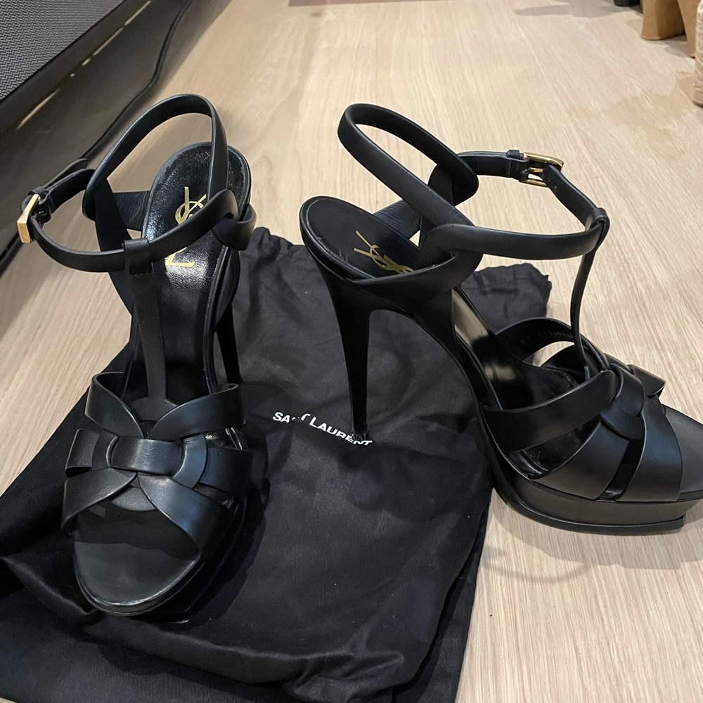 Saint Laurent
Black Tribute 105MM Leather Platform Sandals - Picture 2 of 5